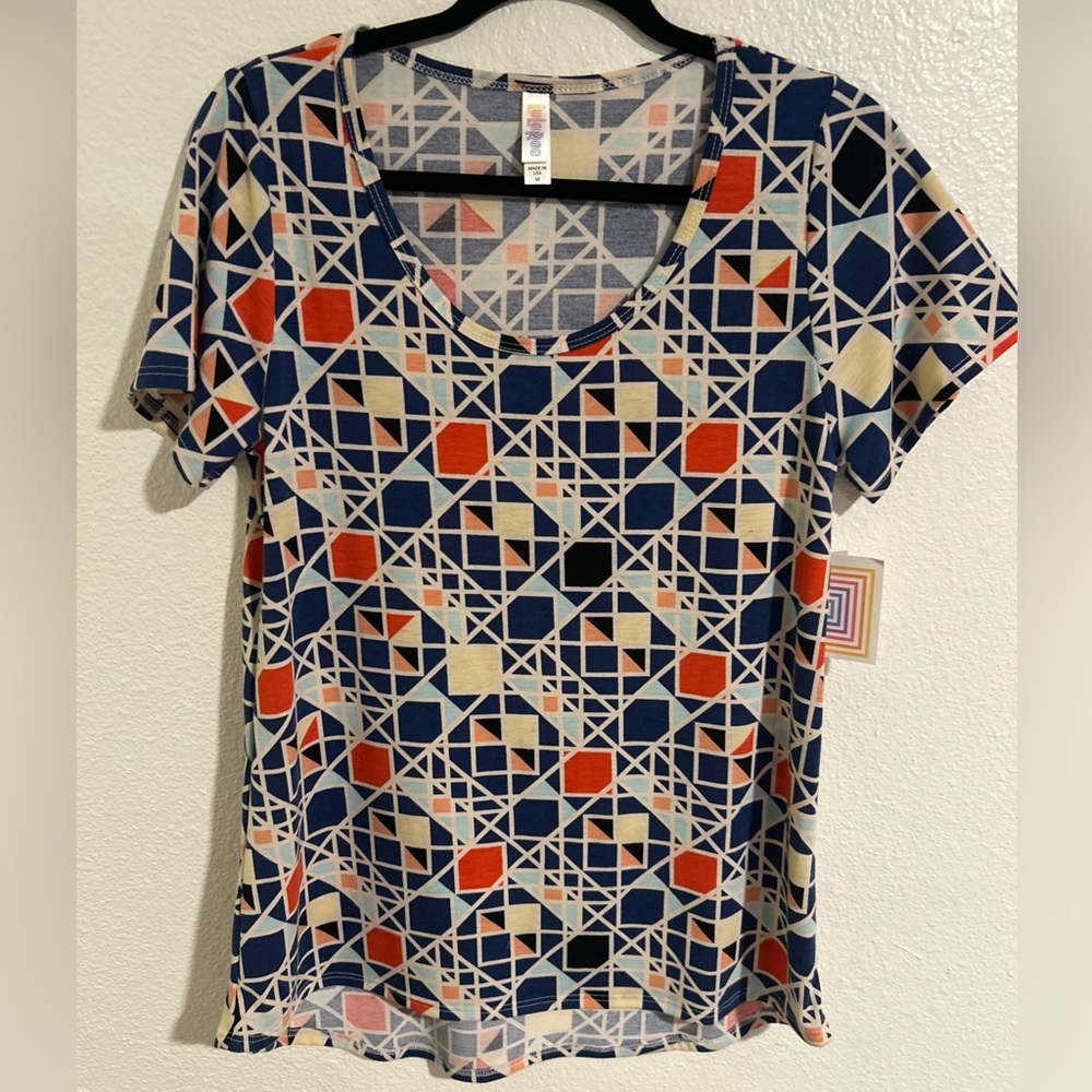LuLaRoe NWT Women’s Medium Classic T Geometric Print. Poly/spandex blend
